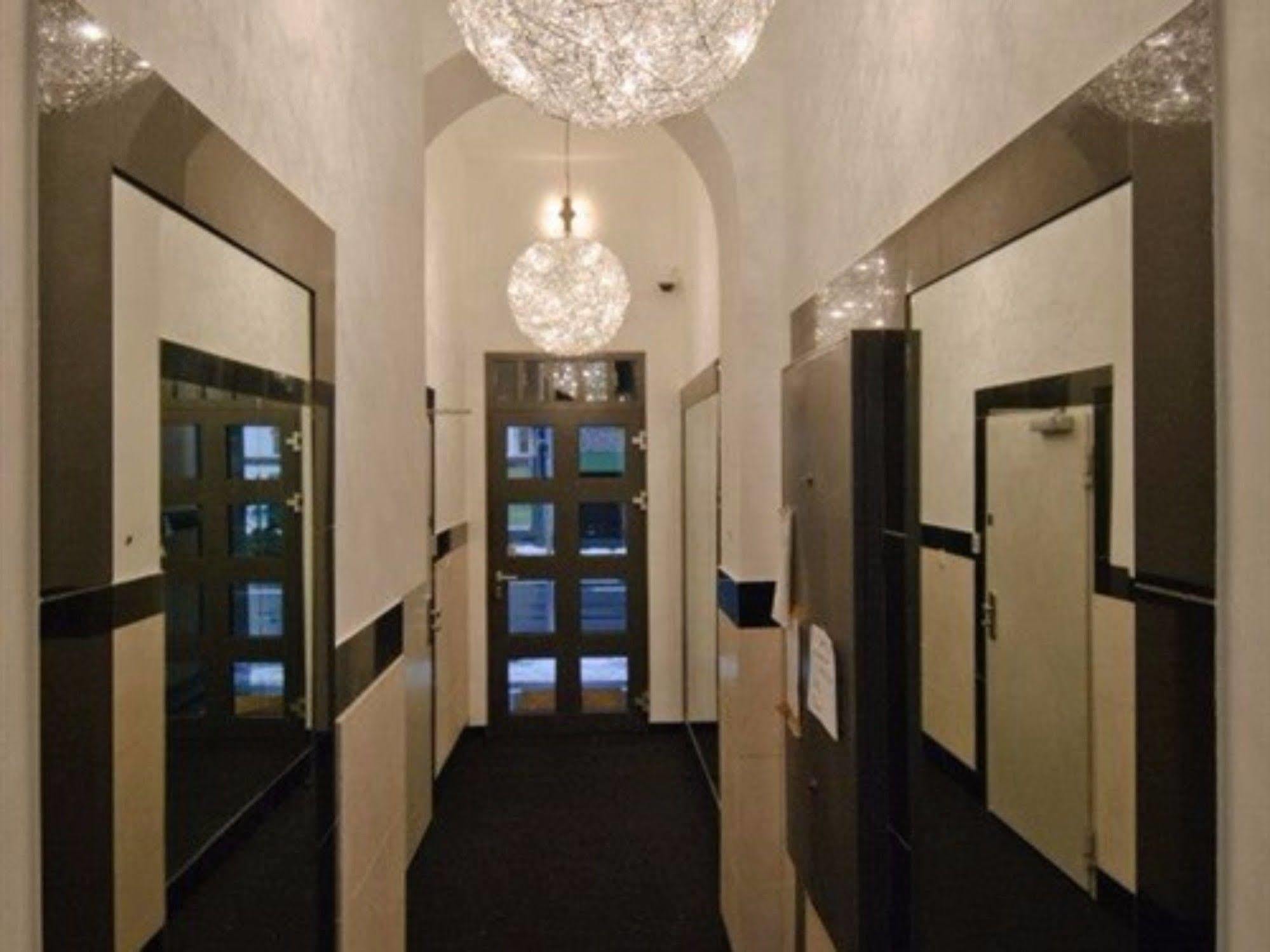 Helvetia Suites Дюссельдорф Экстерьер фото